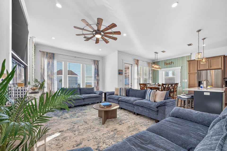 Incredibly large living and dining area with ocean views