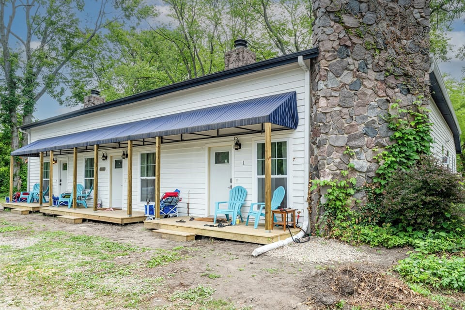 Welcome To Squeaky Sands!