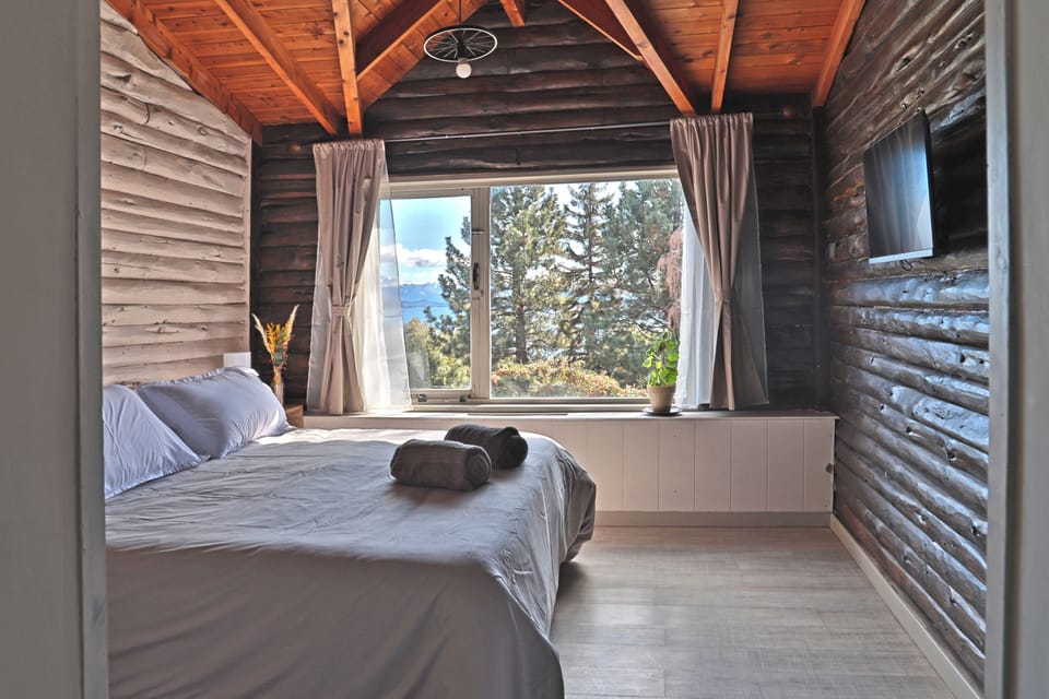 Standard Double or Twin Room, Lake View | In-room safe, blackout drapes, free WiFi