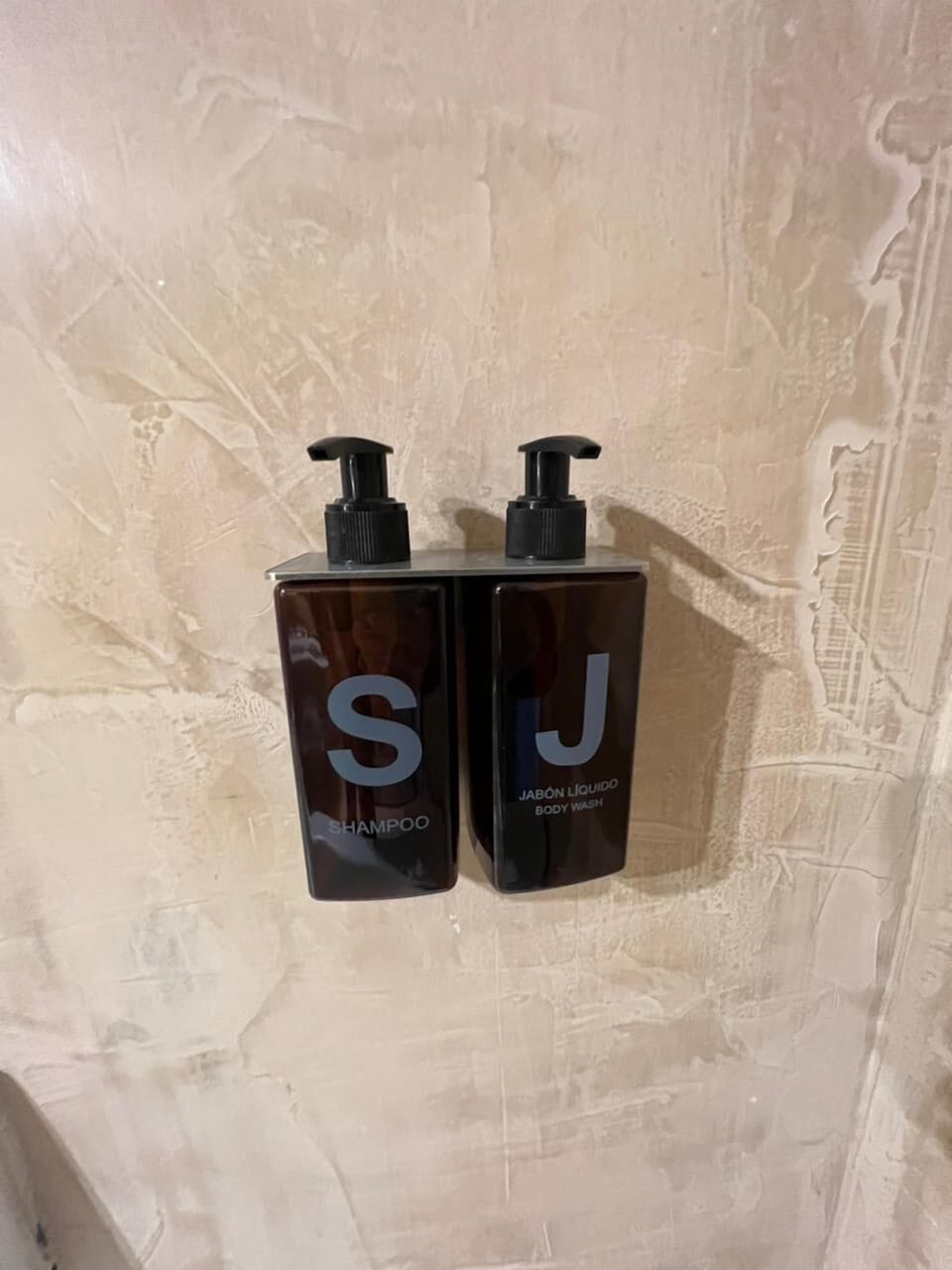 Bidet, towels, soap, shampoo