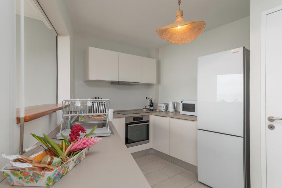 Deluxe Apartment, Sea View | Private kitchen