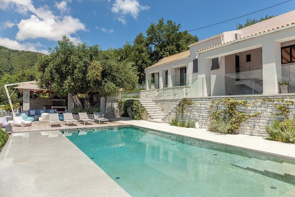Josephine House's gorgeous infinity pool.