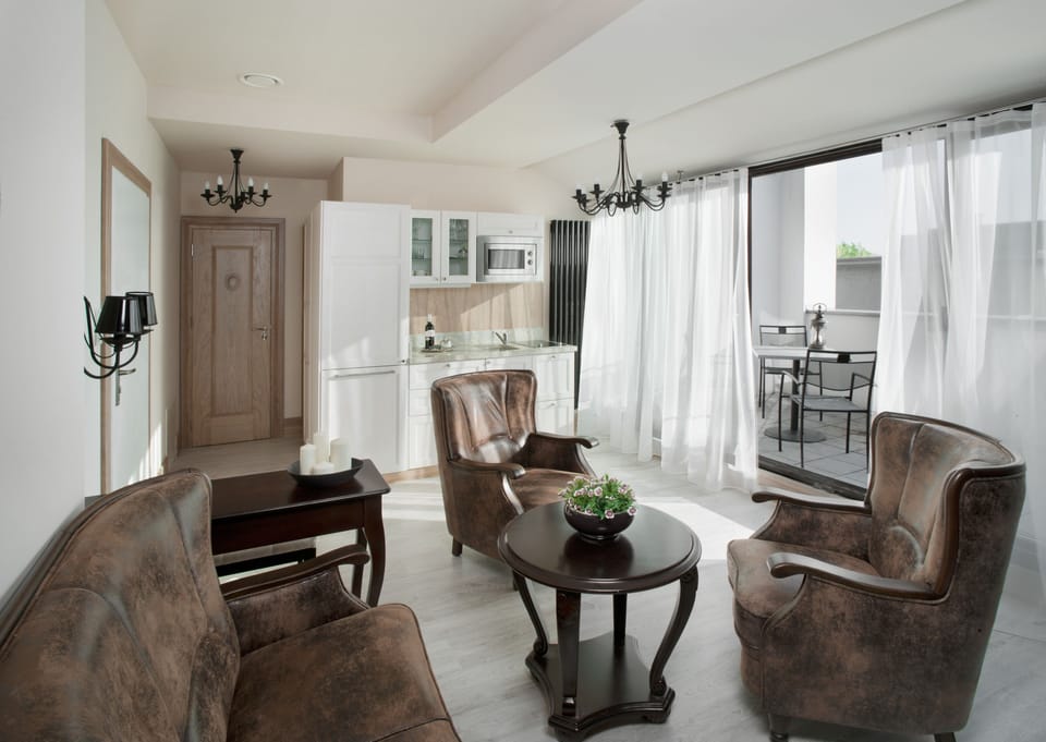 Apartment (for 4 persons) | Premium bedding, in-room safe, individually furnished