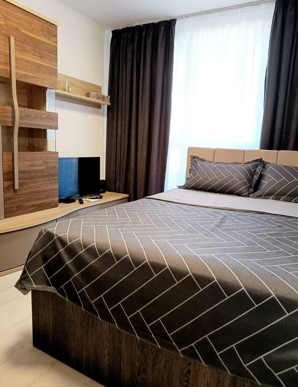 Blackout drapes, iron/ironing board, free WiFi, bed sheets