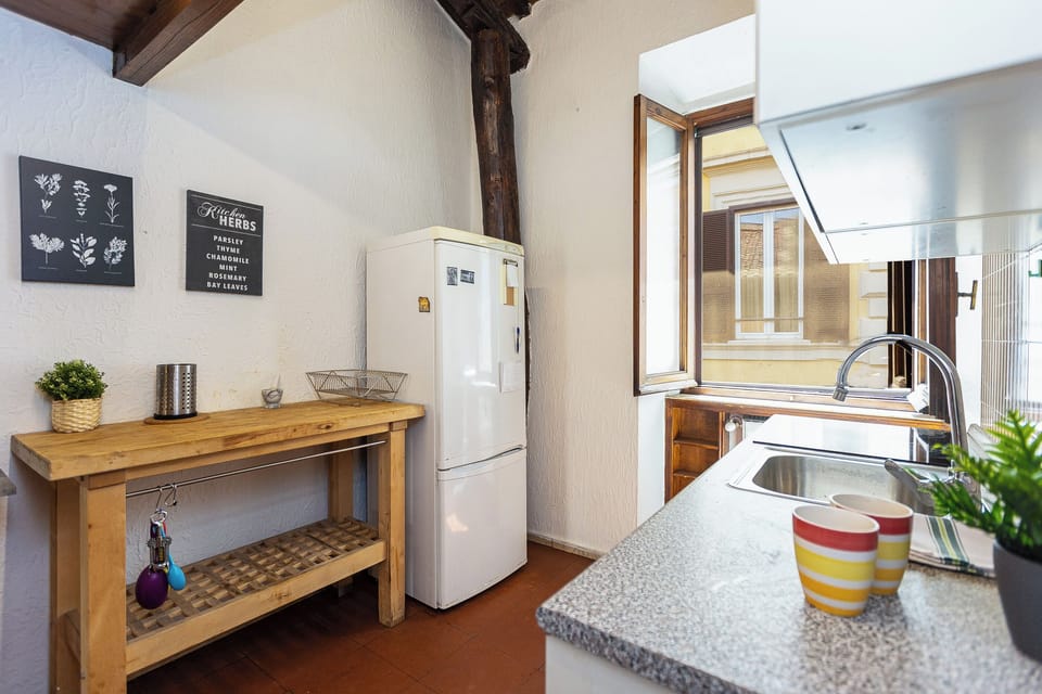 Apartment | Private kitchen | Microwave, dishwasher, espresso maker, coffee/tea maker