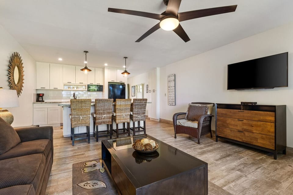 Airy living & dining space perfect for gathering after a day of exploring.