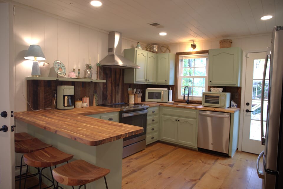 Full kitchen located on main level