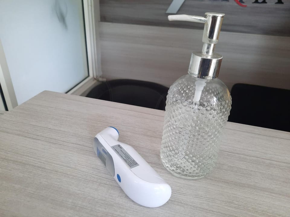 Shower, free toiletries