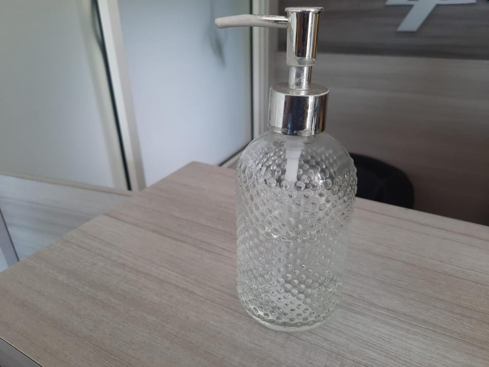 Shower, free toiletries