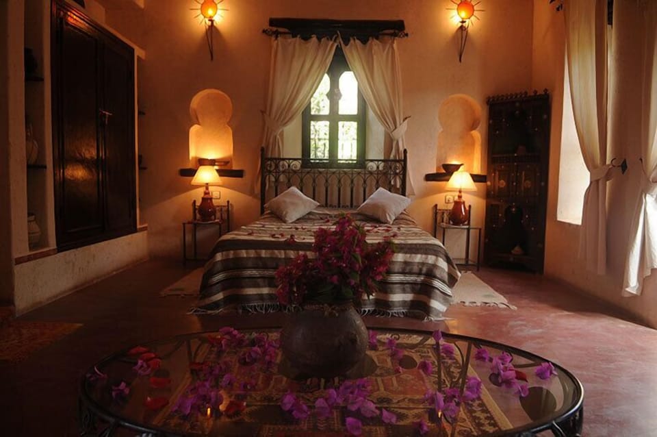 Classic Suite, Non Smoking | In-room safe, blackout drapes