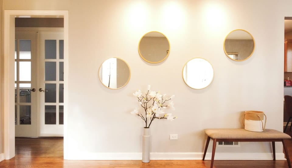 Living Room: A Mid-century Modern Style