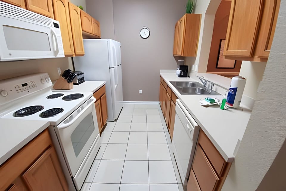 Cookware/dishes/utensils