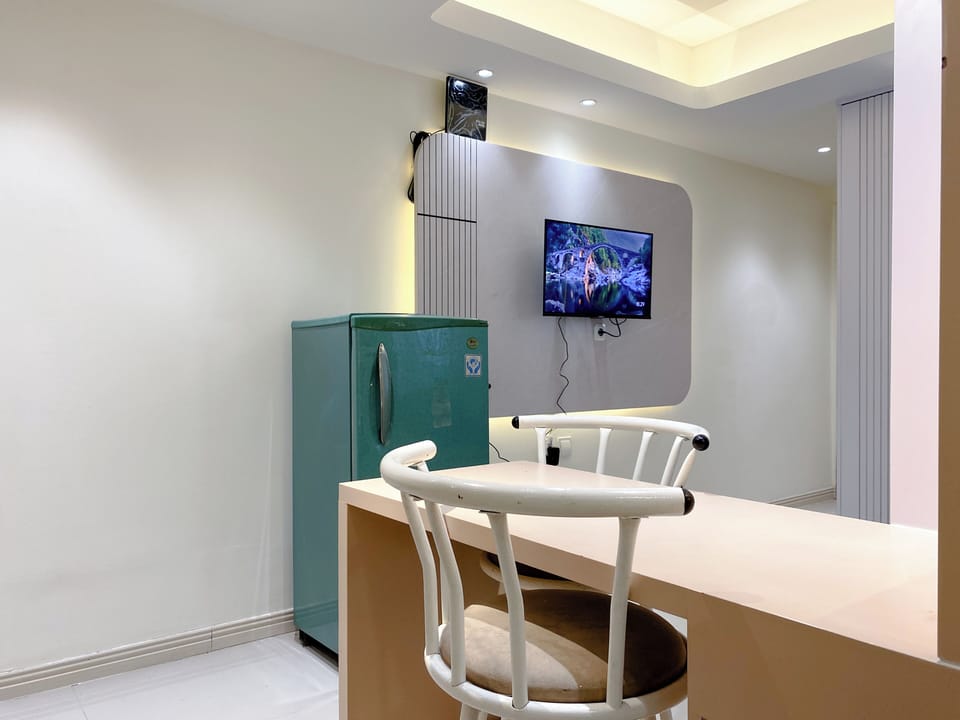 Standard Apartment | In-room dining