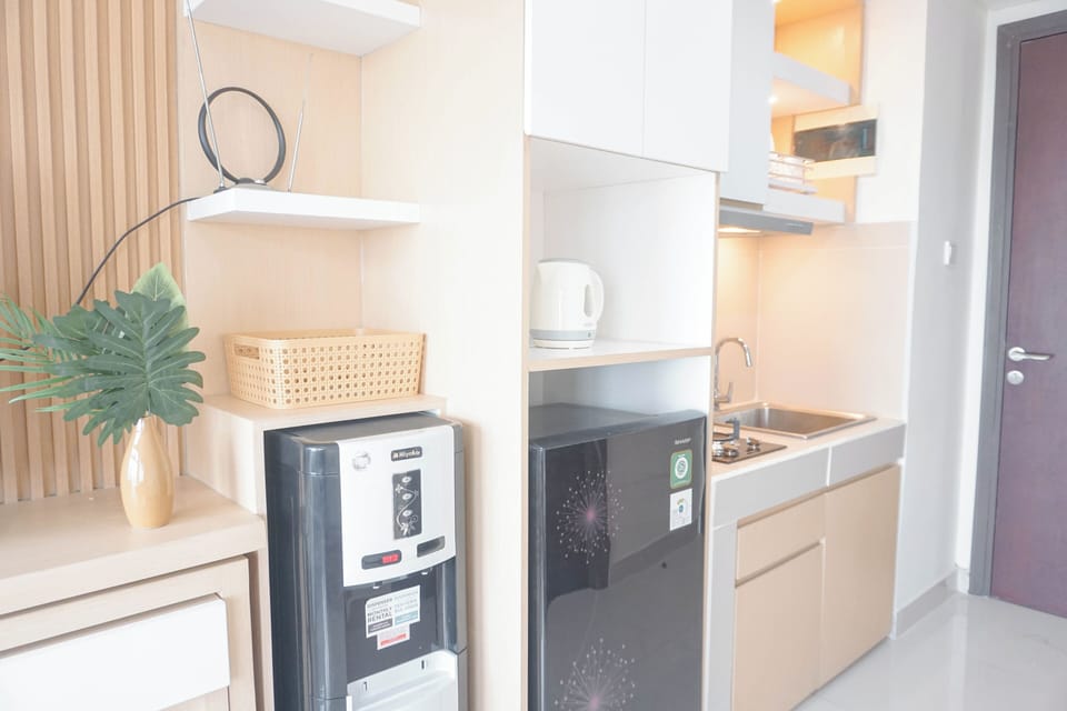 Standard Studio | Private kitchen | Fridge, stovetop, cookware/dishes/utensils