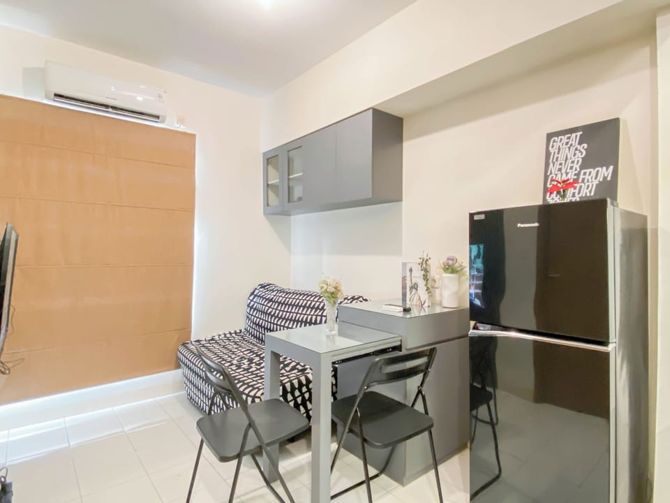 Standard Apartment | Living area