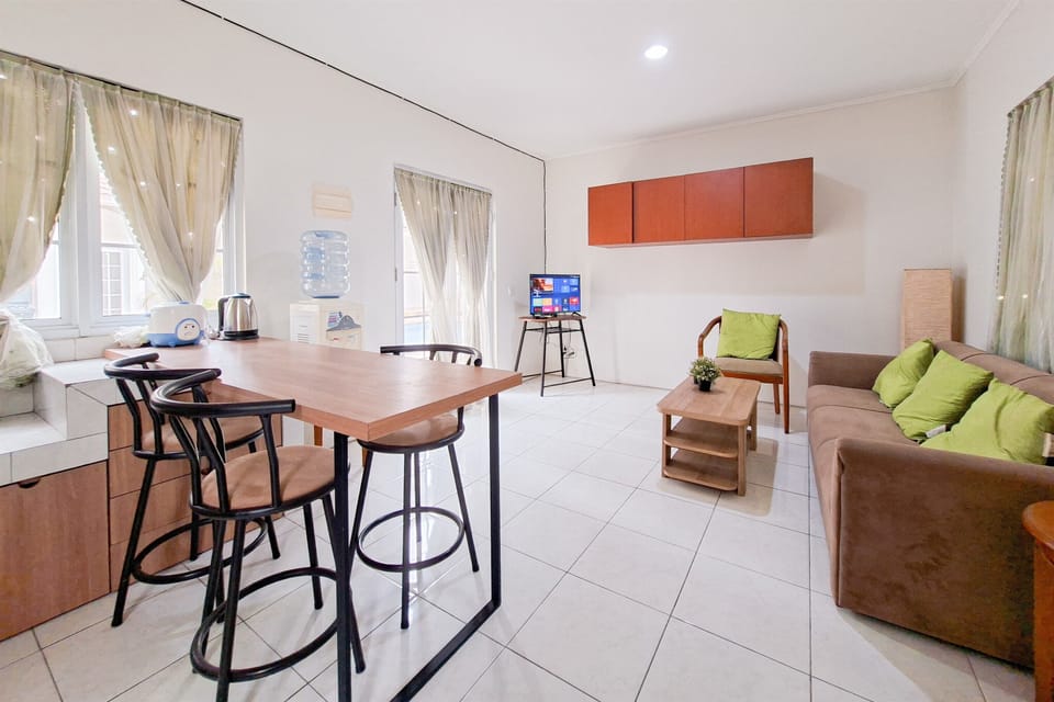 Standard Apartment | Living area