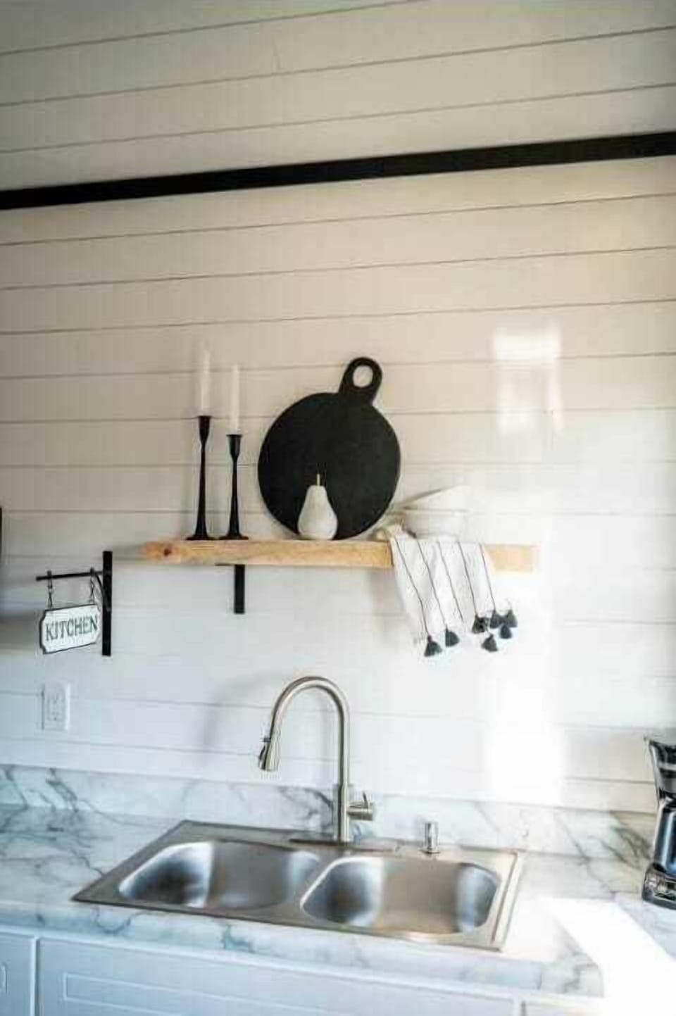 You'll find cooking essentials in the kitchenette.
