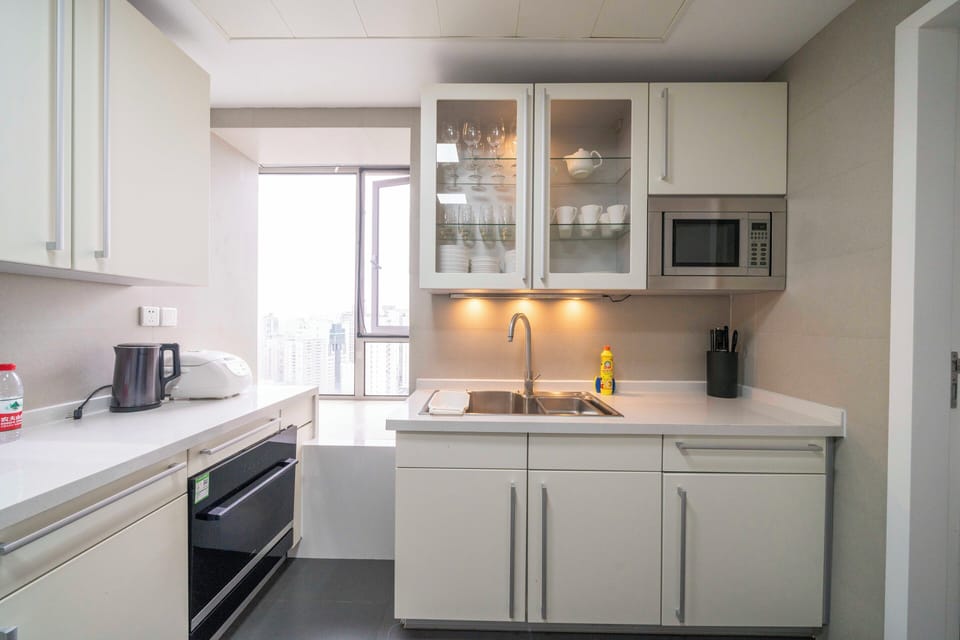 Superior Apartment, 3 Bedrooms, Balcony, City View | Private kitchen