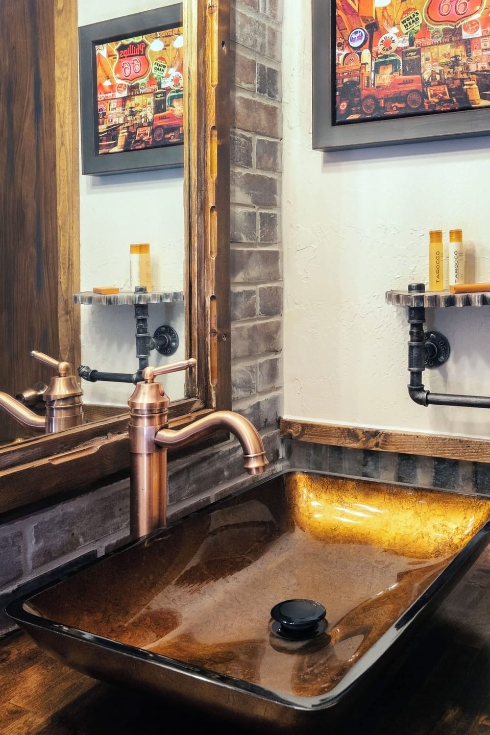 Shower, free toiletries, hair dryer (on request), towels