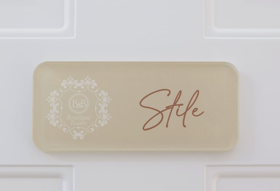 Camera Elite- Secondo Piano | Frette Italian sheets, premium bedding, down comforters, pillowtop beds