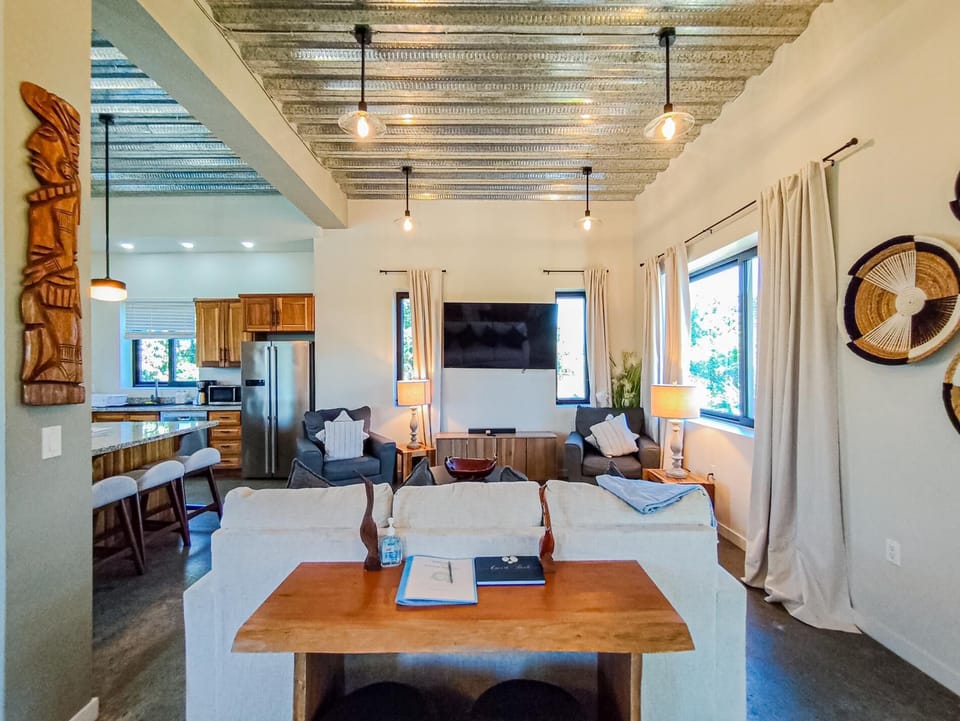 Emerald Blue Villa - Modern 2BR w/ Rooftop & Pool (5547)