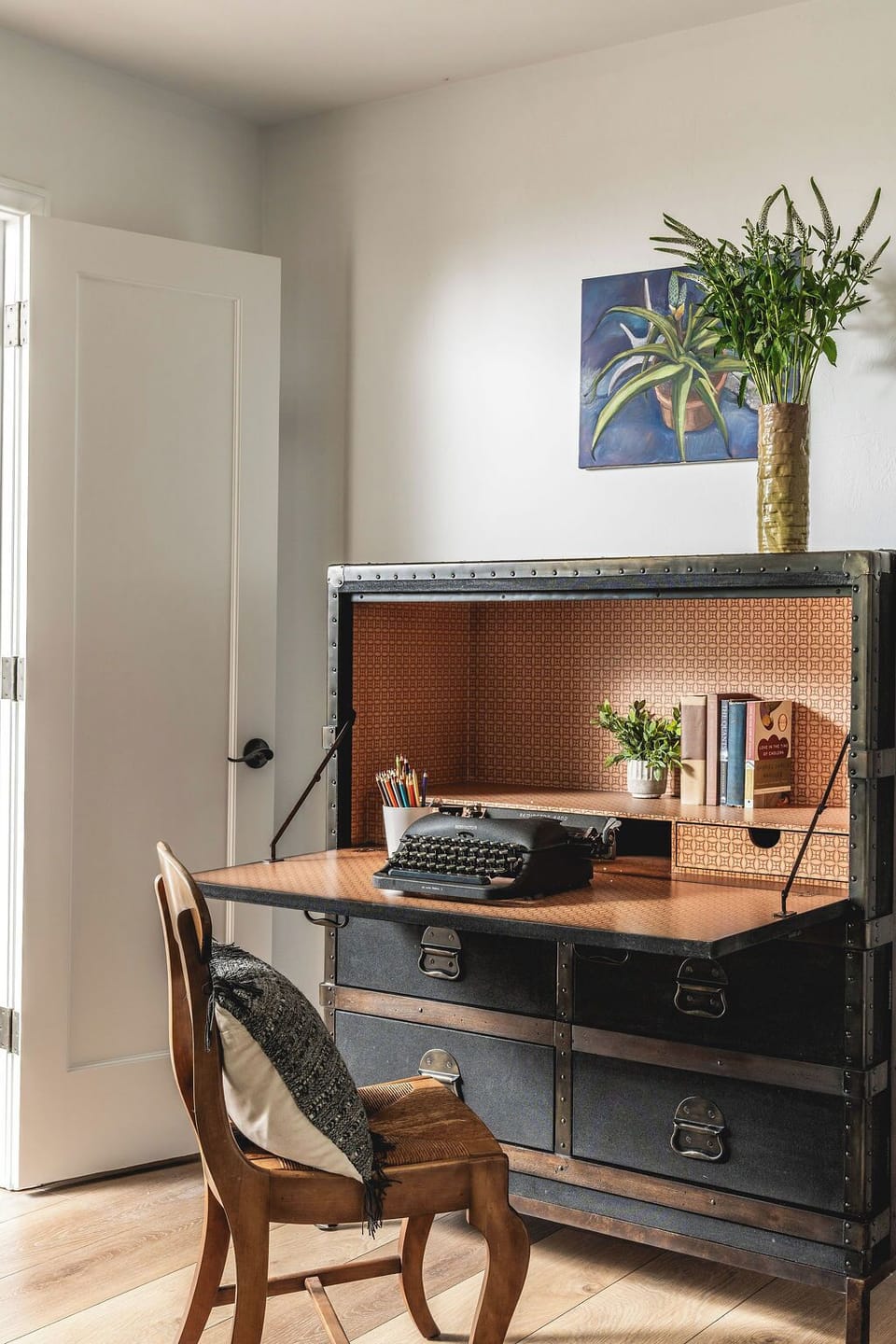 Convenient nook for working!