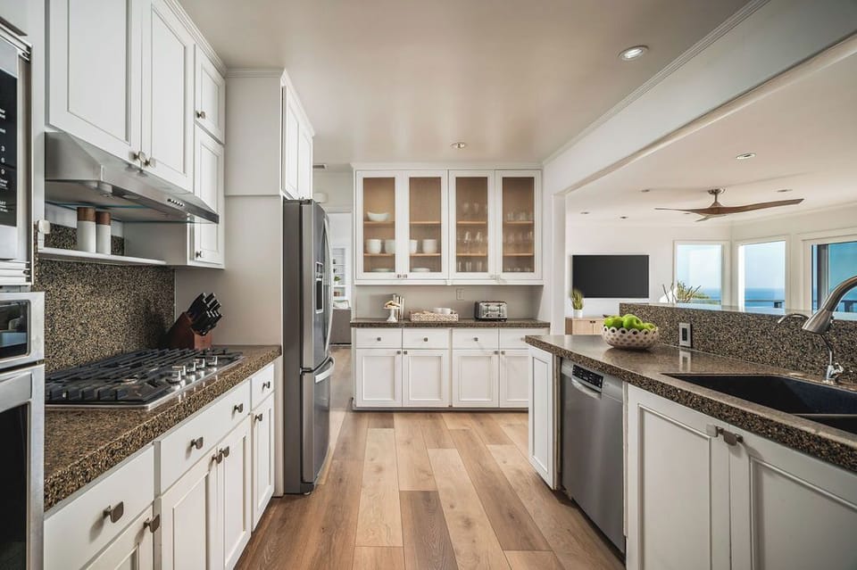 Plenty of space in the kitchen with no shortage of ocean views!
