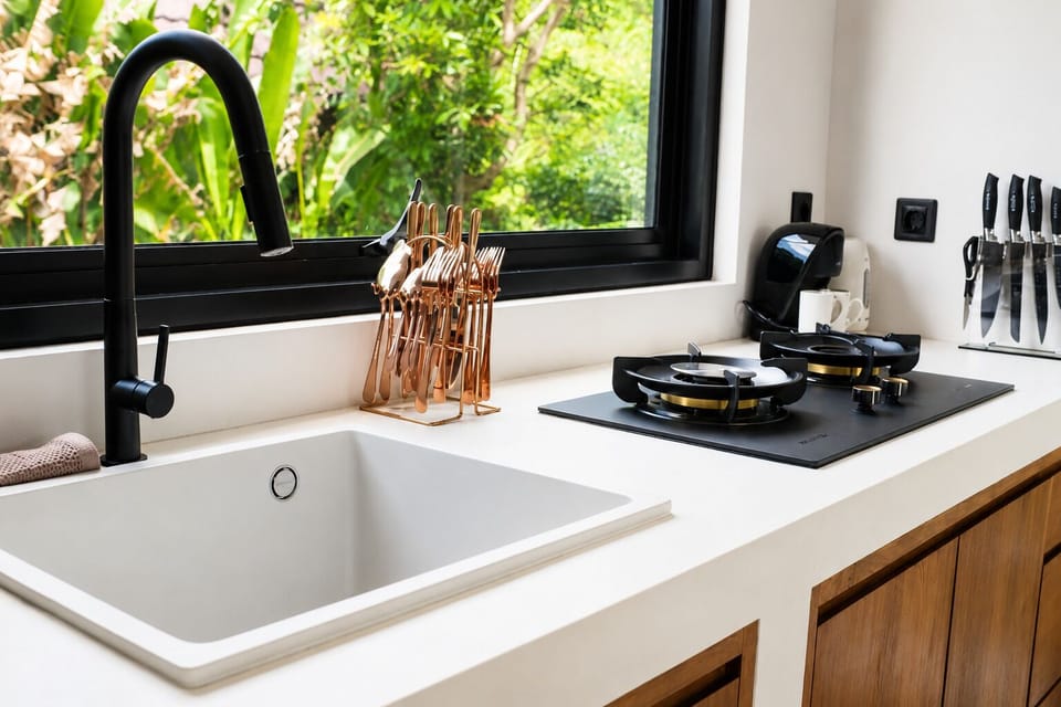 Luxury Apartment, 1 King Bed, non heated  Tub, Pool View | Private kitchen