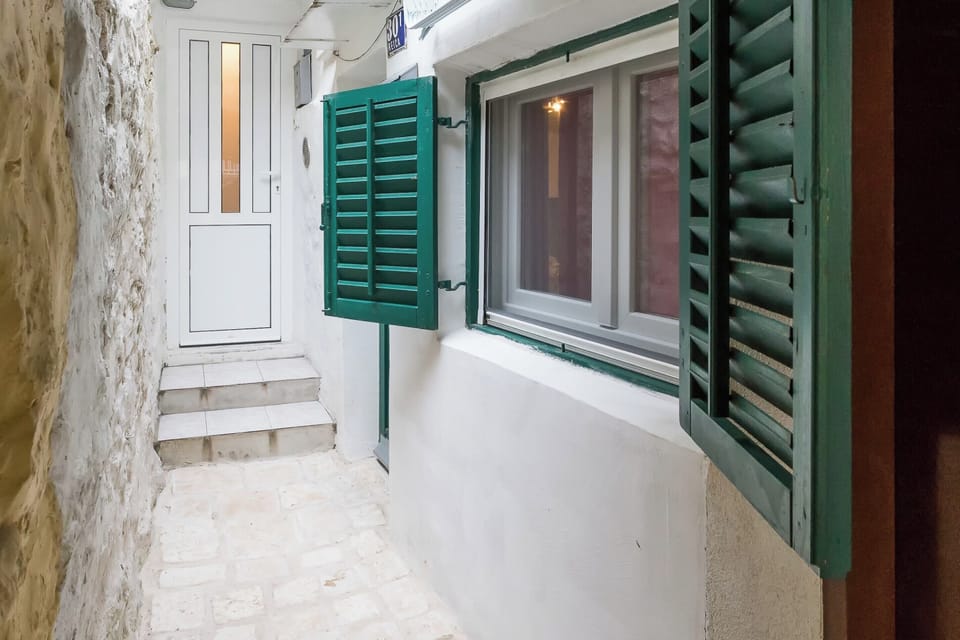 Entrance & exterior of the house