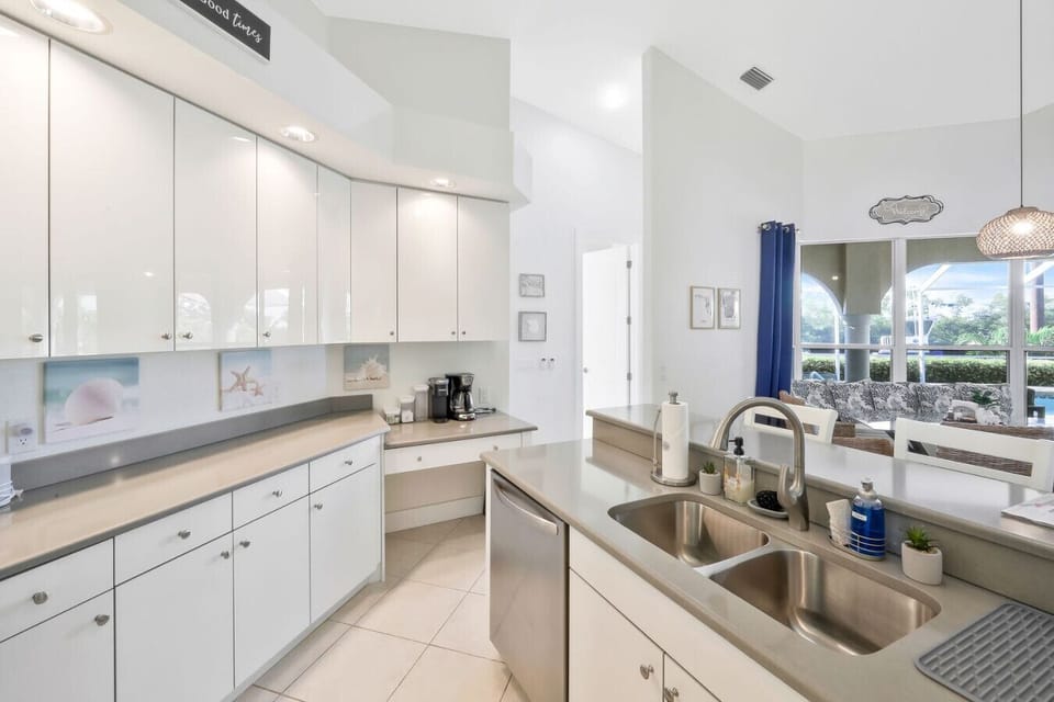 Chef`s style kitchen