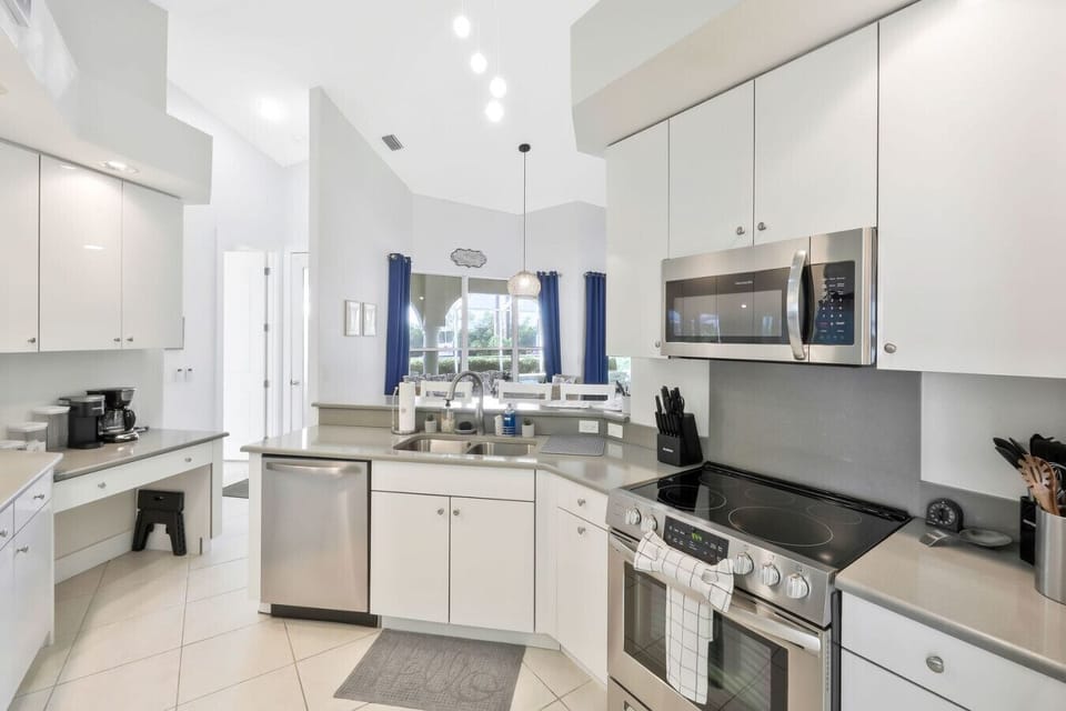 Chef`s style kitchen