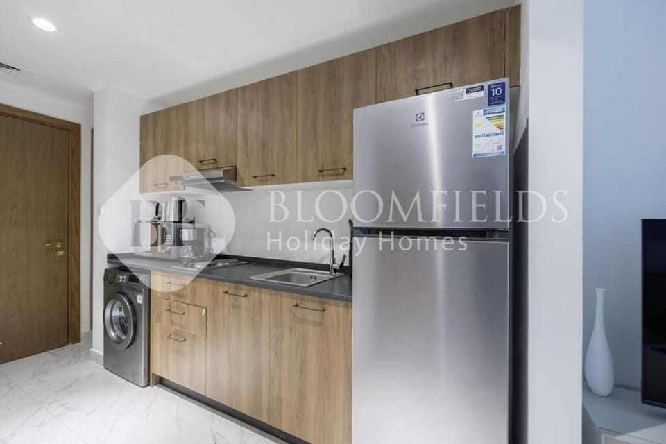 Apartment, Balcony | Private kitchen | Electric kettle, toaster