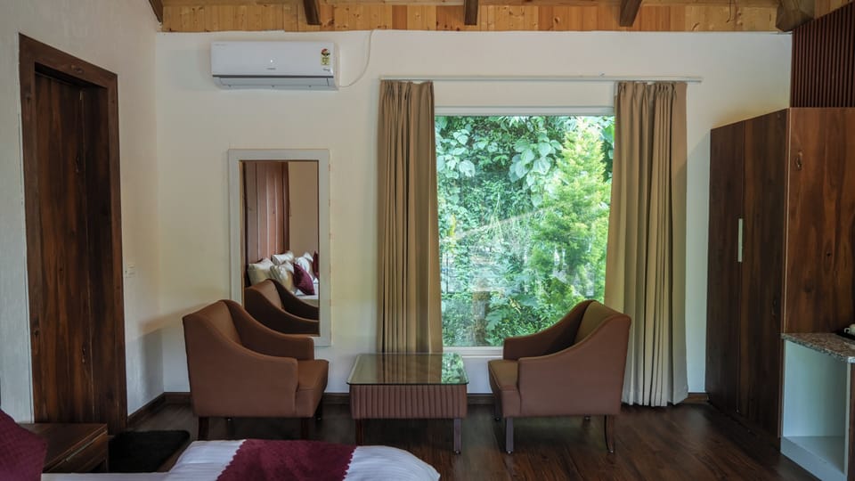Deluxe Double Room, Garden View | Desk, laptop workspace, free WiFi