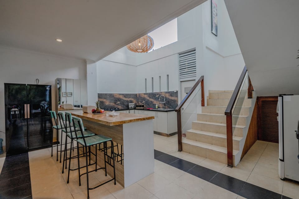 Luxury Villa, 5 Bedrooms, Private Pool | Private kitchen | Full-size fridge, microwave, oven, stovetop