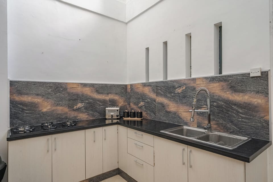 Luxury Villa, 5 Bedrooms, Private Pool | Private kitchen | Full-size fridge, microwave, oven, stovetop