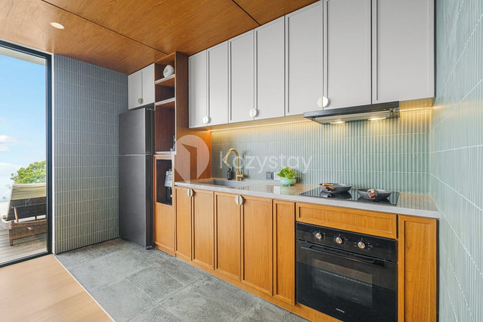 Villa, 3 Bedrooms, Mountain View | Private kitchen | Full-size fridge, microwave, oven, stovetop