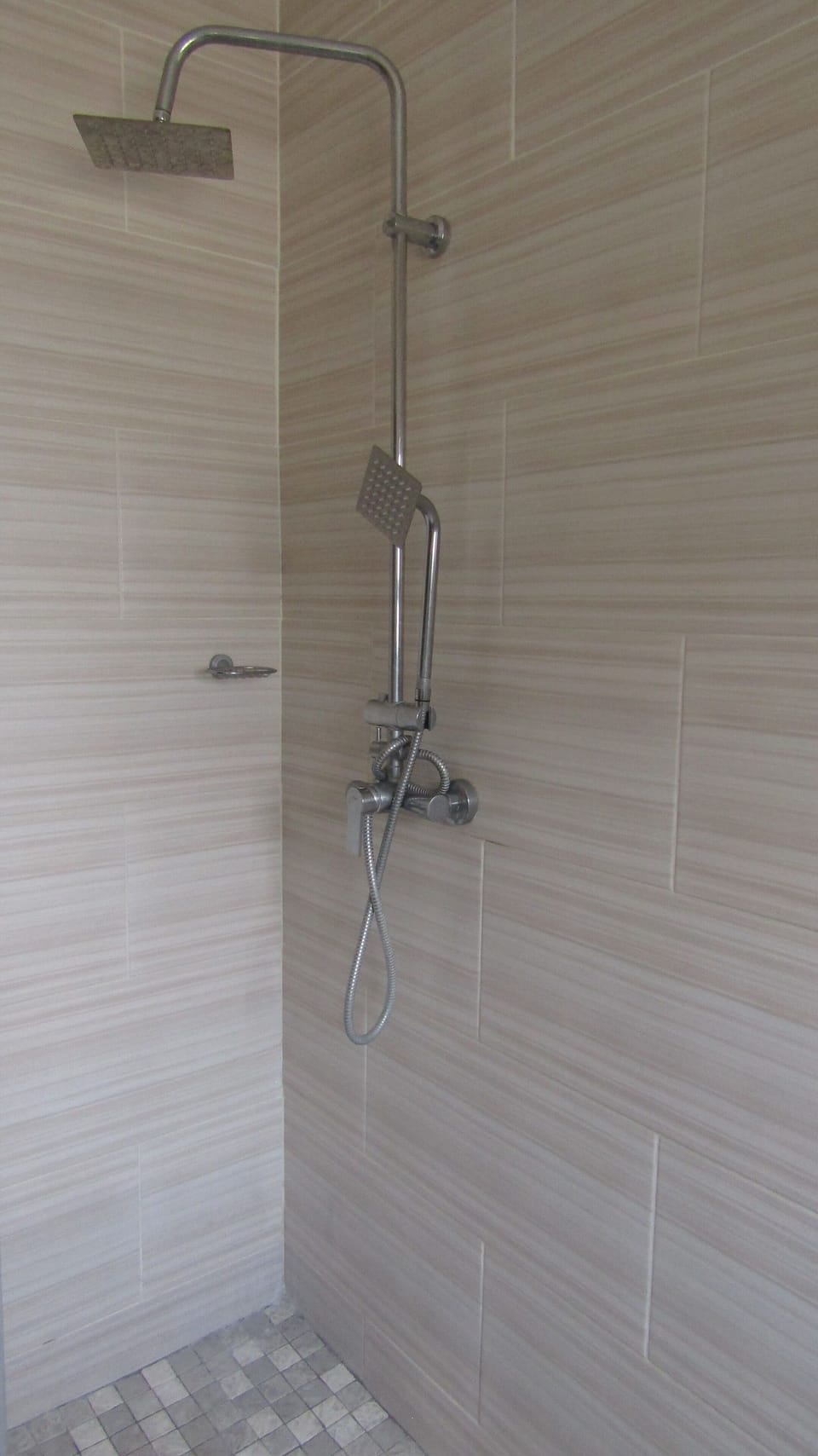 Standard Twin Room | Bathroom | Free toiletries, towels, soap, shampoo
