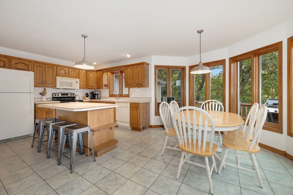 Fully stocked kitchen.