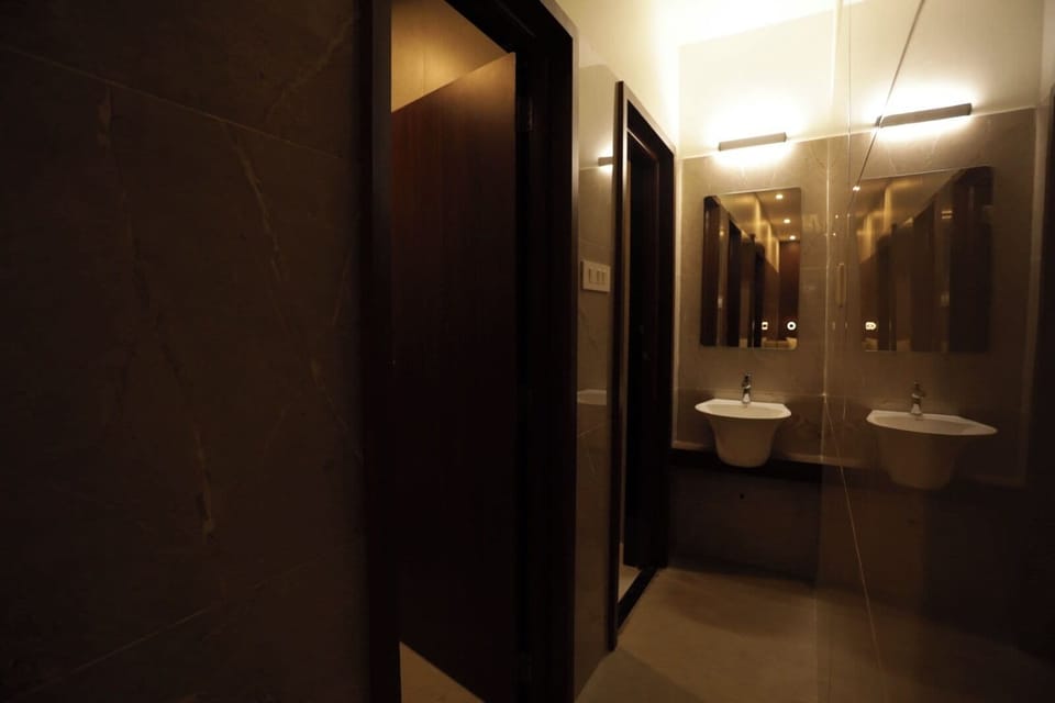 Deluxe Double Room | Bathroom
