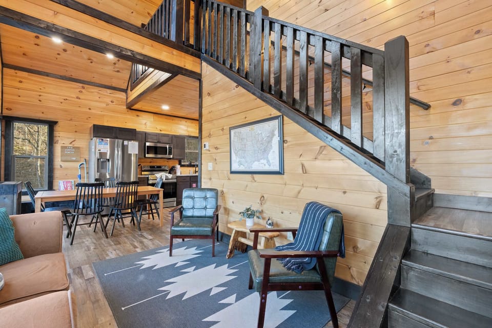 Open design with easy access to the upper level.