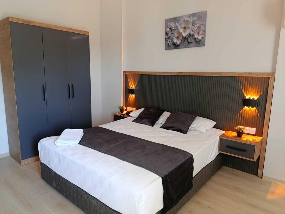 Egyptian cotton sheets, premium bedding, desk, laptop workspace