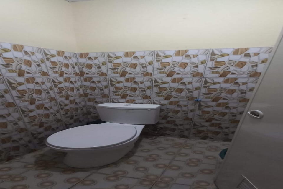 Shower, towels, soap, shampoo