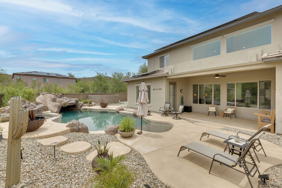 House (4 Bedrooms) | Front of property