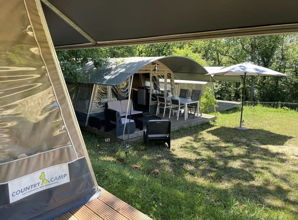 Camping Le Clou - Deluxe Lodge - front