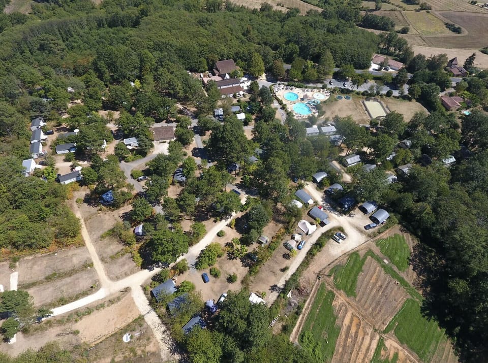 Camping Le Clou - Deluxe Lodge - park