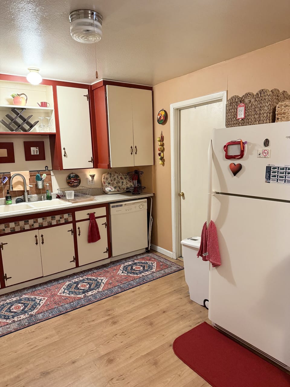House, 3 Bedrooms | Private kitchen | Fridge, coffee/tea maker, toaster