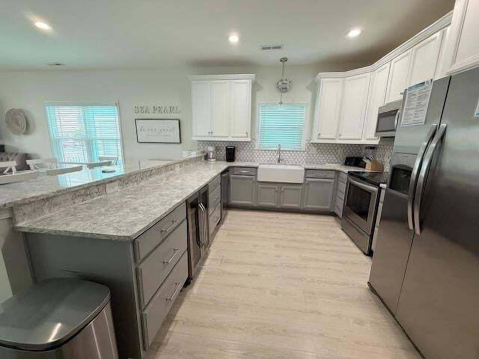 House, Multiple Bedrooms | Private kitchen | Fridge, oven, coffee/tea maker, toaster