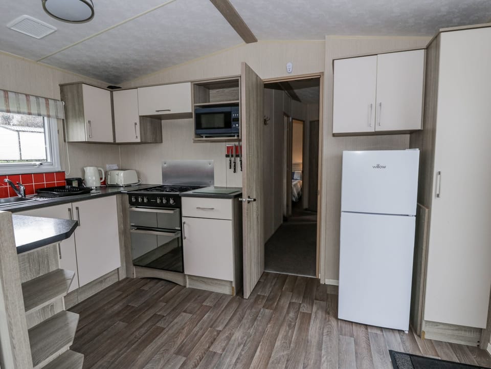 Cottage | Private kitchen | Cookware/dishes/utensils