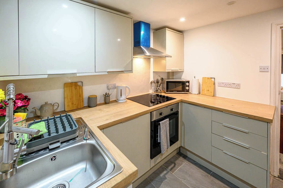 Well-equiped kitchen
