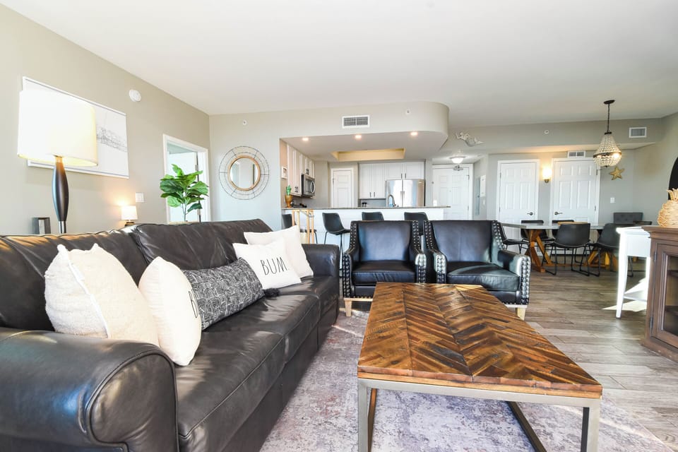 The Palms of Destin 21117 - Living Area